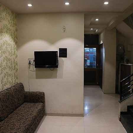 斯里克里希纳酒店 舍地 外观 照片