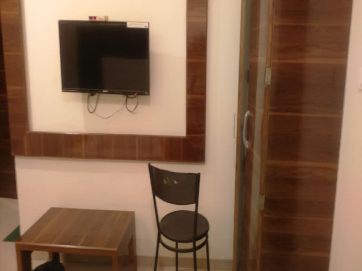 斯里克里希纳酒店 舍地 外观 照片